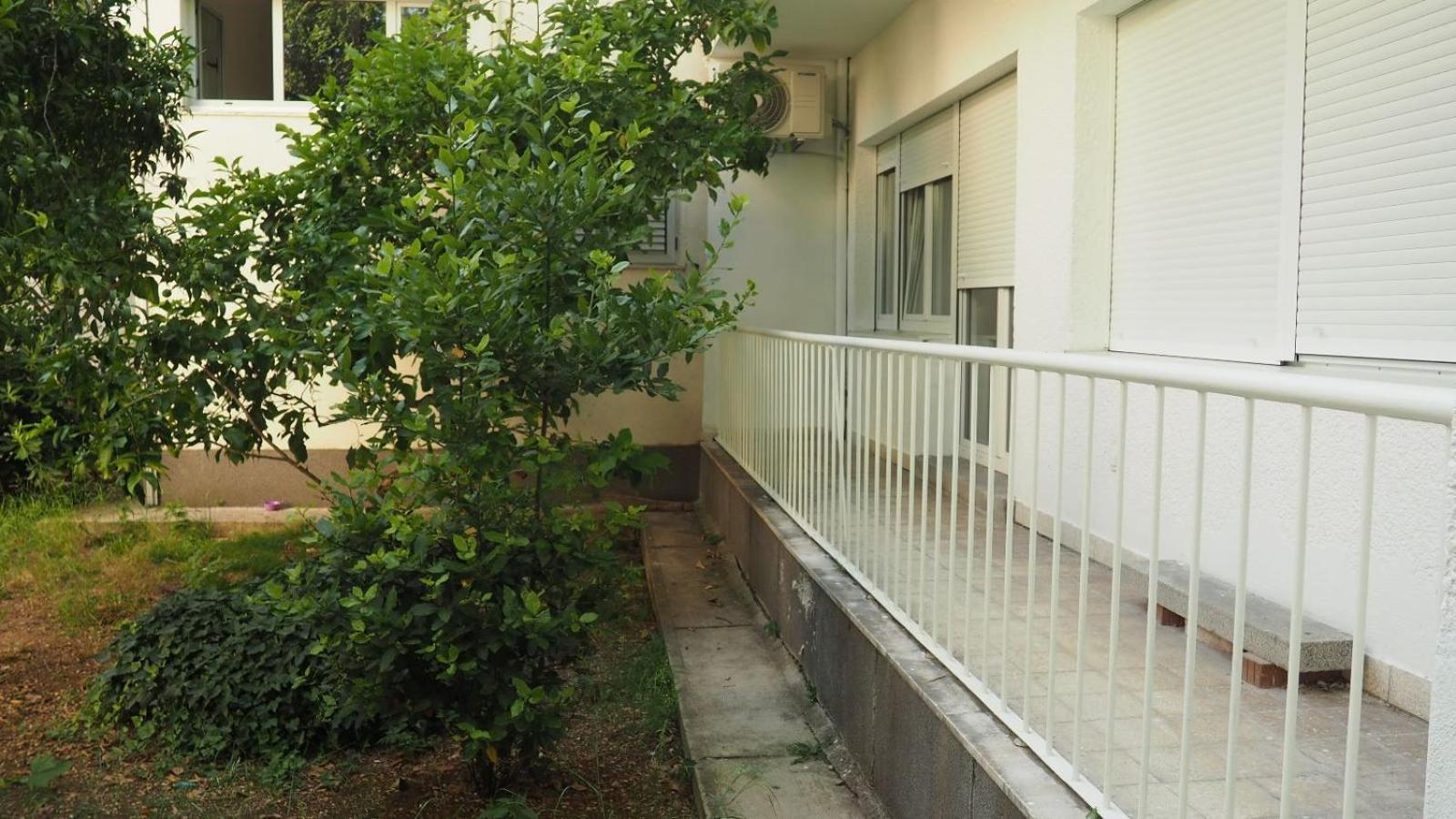 Little Cherry Split Exterior photo