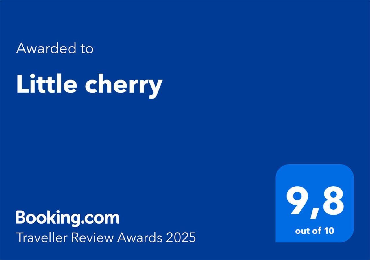 Little Cherry Split Exterior photo